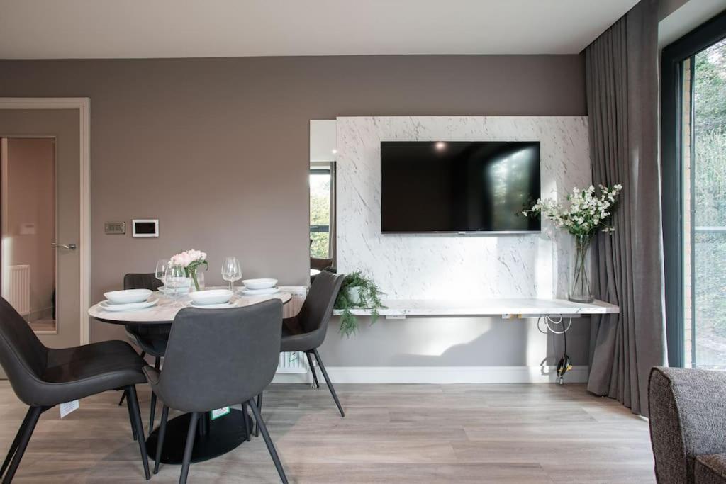 Stunning 2Br Next To The City Airport Bhd - Free Parking Belfast Eksteriør billede